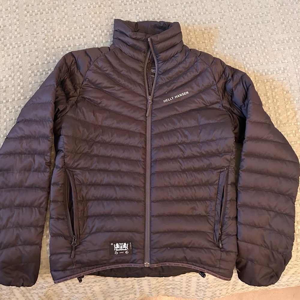 Helly Hansen Men size medium light & warm down jacket